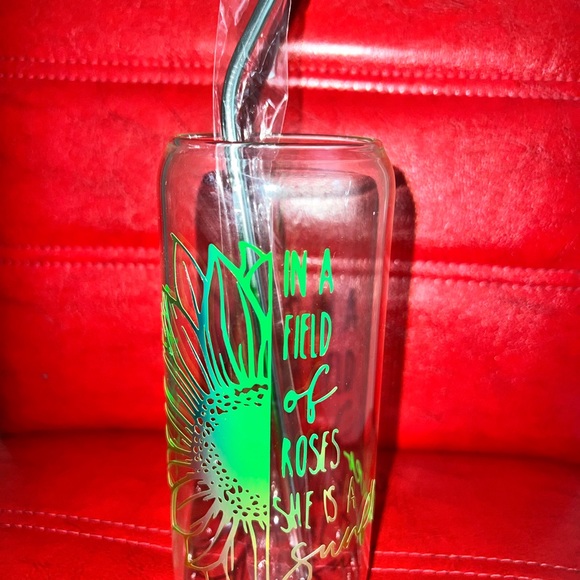 New cup!! In a field of roses she is a sunflower - Picture 2 of 3